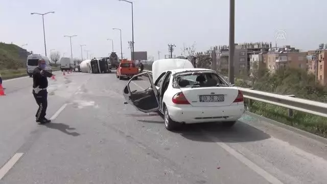 Son dakika haberi: Otomobil ile beton mikseri çarpıştı: 1 ölü, 2 yaralı Son dakika haberi: Otomobil ile beton mikseri çarpıştı: 1 ölü, 2 yaralı