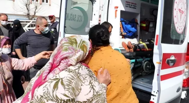 Son dakika haberi: 7 yaşındaki çocuğa otomobil çarptı, yakınları gözyaşlarına boğuldu Son dakika haberi: 7 yaşındaki çocuğa otomobil çarptı, yakınları gözyaşlarına boğuldu