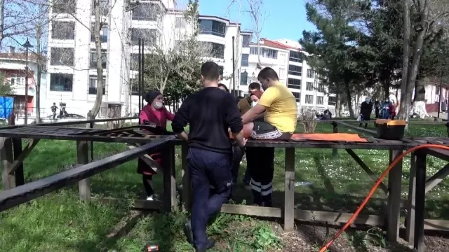 Son dakika haberi... Parkta ayağı demirlerin arasına sıkışan çocuğu itfaiye kurtardı Son dakika haberi... Parkta ayağı demirlerin arasına sıkışan çocuğu itfaiye kurtardı