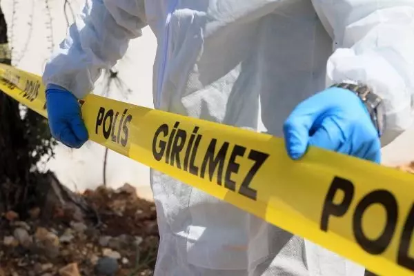 Parmak izi 'karanlık oda'da incelenip, suç dosyaları aydınlatılıyor Parmak izi 'karanlık oda'da incelenip, suç dosyaları aydınlatılıyor