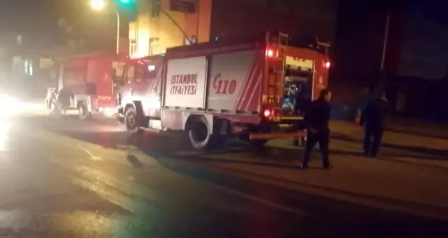 Pendik'te Suriyeli komşularının ekmek teknesi alev aldı, mahalleli seferber oldu Pendik'te Suriyeli komşularının ekmek teknesi alev aldı, mahalleli seferber oldu
