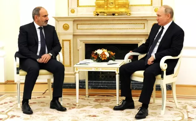- Putin ve Paşinyan, Dağlık Karabağ'ı görüştü - Putin ve Paşinyan, Dağlık Karabağ'ı görüştü