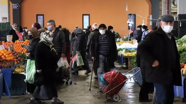 Ramazan alışverişine çıkan vatandaşlar fiyatlardan şikayetçi Ramazan alışverişine çıkan vatandaşlar fiyatlardan şikayetçi