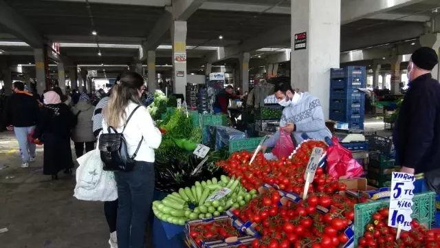 Ramazan alışverişine çıkan vatandaşlar fiyatlardan şikayetçi Ramazan alışverişine çıkan vatandaşlar fiyatlardan şikayetçi