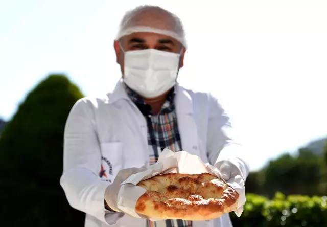 Ramazan ayında Muratpaşa'da 220 bin pide dağıtılacak Ramazan ayında Muratpaşa'da 220 bin pide dağıtılacak