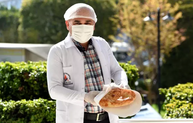Ramazan ayında Muratpaşa'da 220 bin pide dağıtılacak Ramazan ayında Muratpaşa'da 220 bin pide dağıtılacak