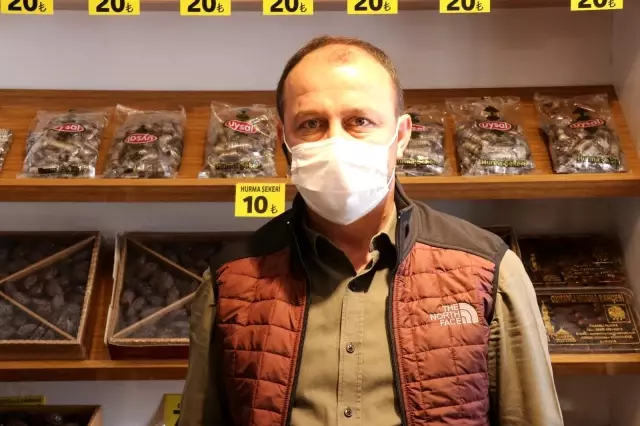 Ramazan'ın gözdesi hurmalar, tezgahları süsledi Ramazan'ın gözdesi hurmalar, tezgahları süsledi