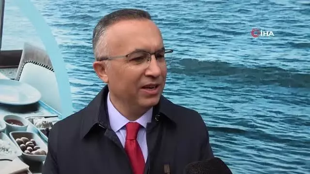 Rize Valisi Kemal Çeber: 'Rize'nin mandalinası çayından daha eski' Rize Valisi Kemal Çeber: 'Rize'nin mandalinası çayından daha eski'