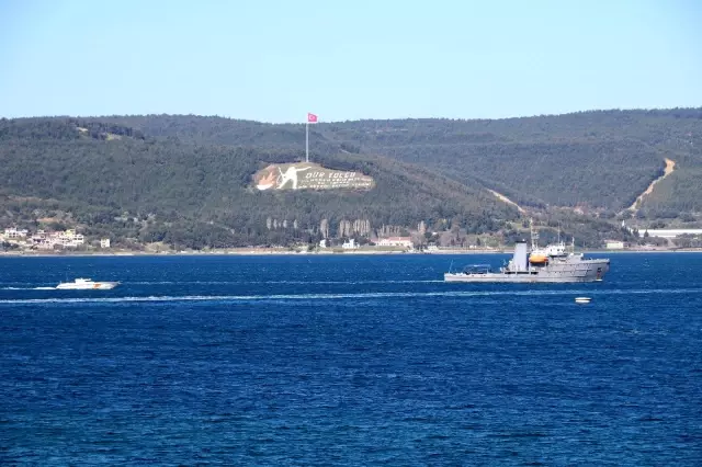 Bulgar mayın avcı gemisi Çanakkale Boğazı'ndan geçti Bulgar mayın avcı gemisi Çanakkale Boğazı'ndan geçti