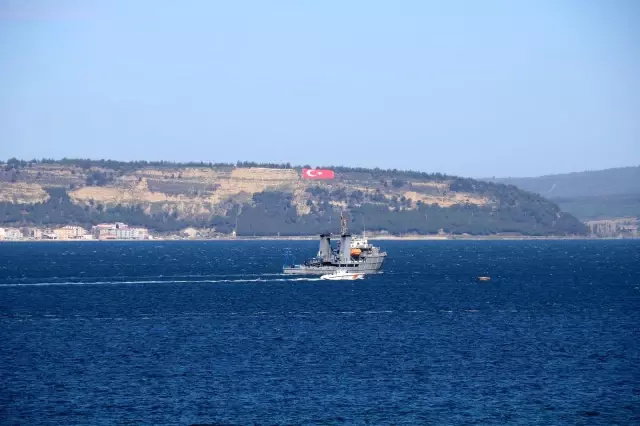 Bulgar mayın avcı gemisi Çanakkale Boğazı'ndan geçti Bulgar mayın avcı gemisi Çanakkale Boğazı'ndan geçti