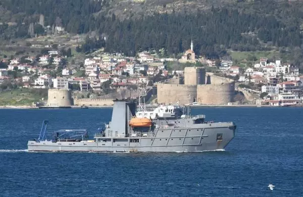 Çanakkale Boğazı'ndan Bulgar mayın avcı gemisi geçti Çanakkale Boğazı'ndan Bulgar mayın avcı gemisi geçti