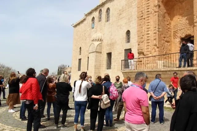 Rus turistlerin yeni gözdesi Mardin oldu Rus turistlerin yeni gözdesi Mardin oldu