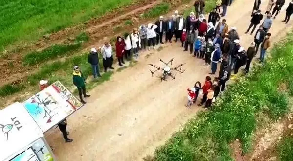 ŞANLIURFA'DA TARLALARA DRONLU İLAÇLAMA ŞANLIURFA'DA TARLALARA DRONLU İLAÇLAMA