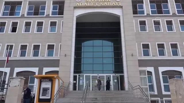 Son dakika haberi: ŞANLIURFA - Siverek'te bir kişinin öldüğü silahlı kavgayla ilgili 2 şüpheli tutuklandı Son dakika haberi: ŞANLIURFA - Siverek'te bir kişinin öldüğü silahlı kavgayla ilgili 2 şüpheli tutuklandı
