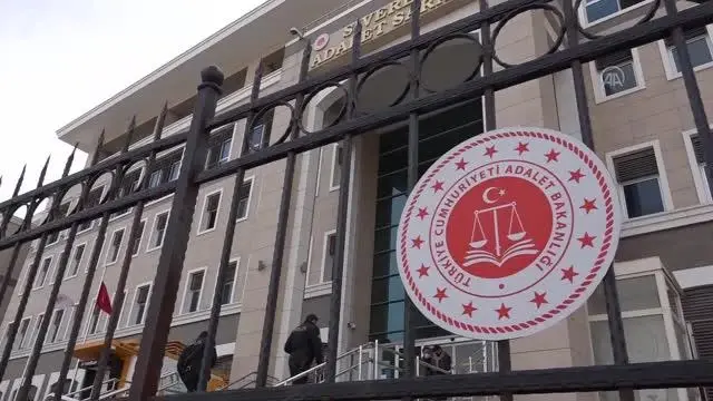 Son dakika haberi: ŞANLIURFA - Siverek'te bir kişinin öldüğü silahlı kavgayla ilgili 2 şüpheli tutuklandı Son dakika haberi: ŞANLIURFA - Siverek'te bir kişinin öldüğü silahlı kavgayla ilgili 2 şüpheli tutuklandı