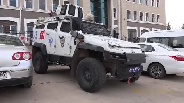 Son dakika haberi: ŞANLIURFA - Siverek'te bir kişinin öldüğü silahlı kavgayla ilgili 2 şüpheli tutuklandı Son dakika haberi: ŞANLIURFA - Siverek'te bir kişinin öldüğü silahlı kavgayla ilgili 2 şüpheli tutuklandı