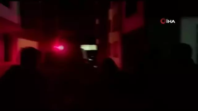 Sevgilisiyle tartışarak kaçmaya çalışan kadını 1 km uzakta buldular Sevgilisiyle tartışarak kaçmaya çalışan kadını 1 km uzakta buldular