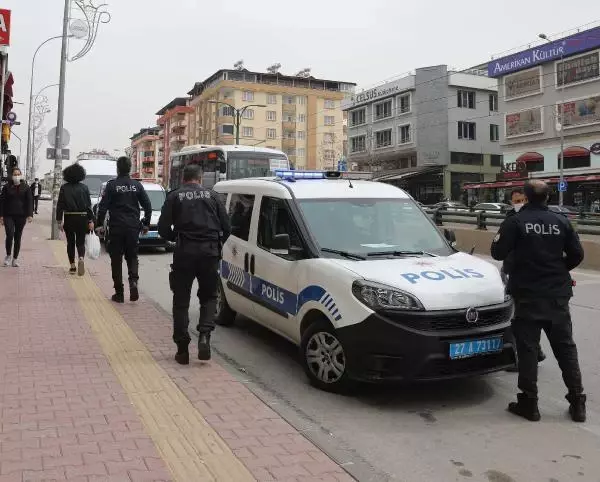 Son dakika haberleri | SİLAHLI KAVGA İHBARINA GİDEN POLİS EKİPLERİNE SÜRPRİZ KUTLAMA Son dakika haberleri | SİLAHLI KAVGA İHBARINA GİDEN POLİS EKİPLERİNE SÜRPRİZ KUTLAMA