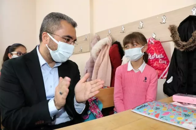 Sınıf başkanı oldu mektupla sözünü yerini getirdi Sınıf başkanı oldu mektupla sözünü yerini getirdi