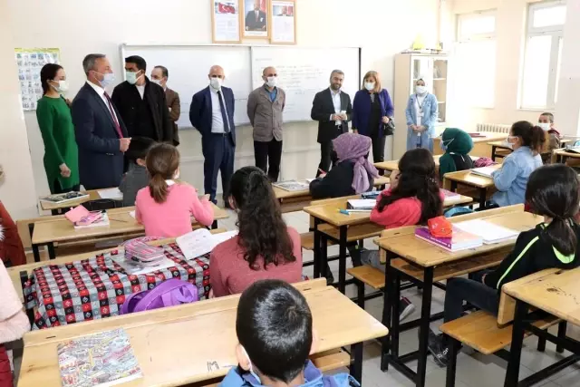 Sınıf başkanı oldu mektupla sözünü yerini getirdi Sınıf başkanı oldu mektupla sözünü yerini getirdi