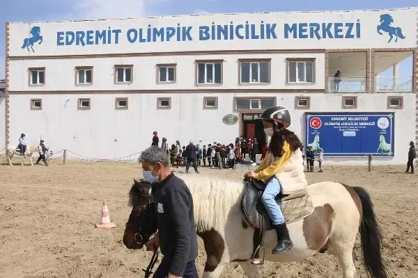 VAN SINIF BAŞKANININ VAATLERİNİ, BELEDİYE BAŞKANI GERÇEKLEŞTİRDİ VAN SINIF BAŞKANININ VAATLERİNİ, BELEDİYE BAŞKANI GERÇEKLEŞTİRDİ