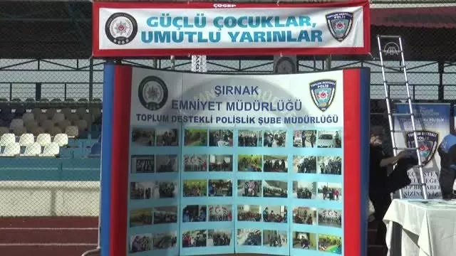 Şırnak'ta uçurtma şenliği düzenlendi Şırnak'ta uçurtma şenliği düzenlendi