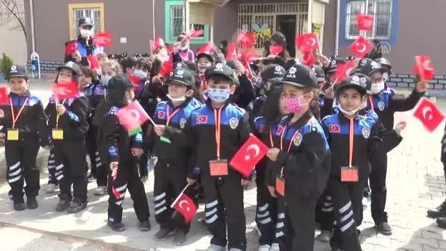 Şırnak'ta uçurtma şenliği düzenlendi Şırnak'ta uçurtma şenliği düzenlendi