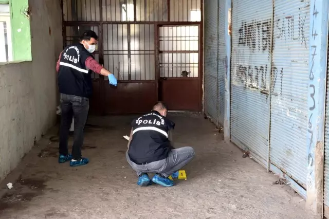 İki grup arasında silahlı kavga: 2 yaralı İki grup arasında silahlı kavga: 2 yaralı
