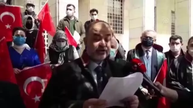 STK'lar bazı emekli amirallerin açıklamaları hakkında suç duyurusunda bulundu STK'lar bazı emekli amirallerin açıklamaları hakkında suç duyurusunda bulundu