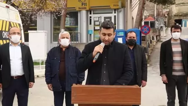 Malatya'da STK'lar bazı emekli amirallerin açıklamalarına tepki gösterdi Malatya'da STK'lar bazı emekli amirallerin açıklamalarına tepki gösterdi