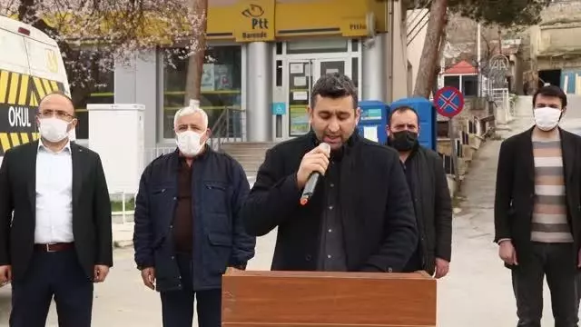 Malatya'da STK'lar bazı emekli amirallerin açıklamalarına tepki gösterdi Malatya'da STK'lar bazı emekli amirallerin açıklamalarına tepki gösterdi