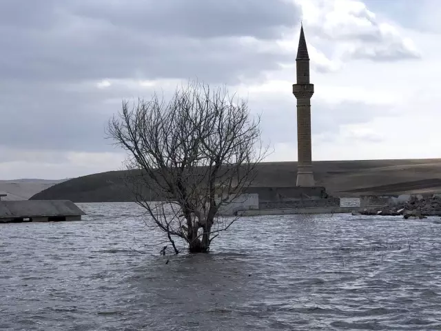 Son dakika... Boğazköy Camii sular altında kaldı Son dakika... Boğazköy Camii sular altında kaldı