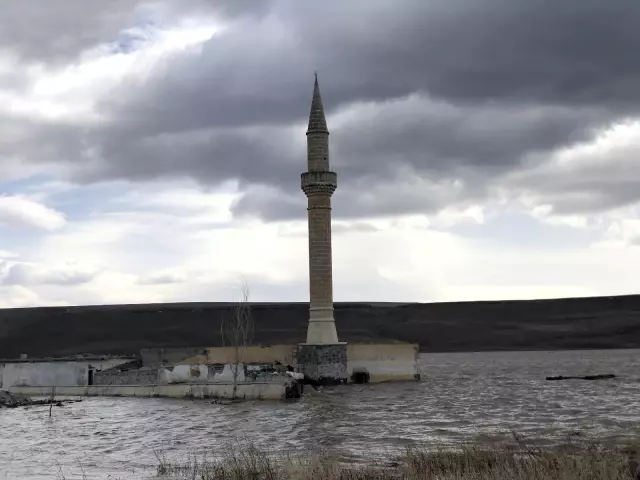 Son dakika... Boğazköy Camii sular altında kaldı Son dakika... Boğazköy Camii sular altında kaldı