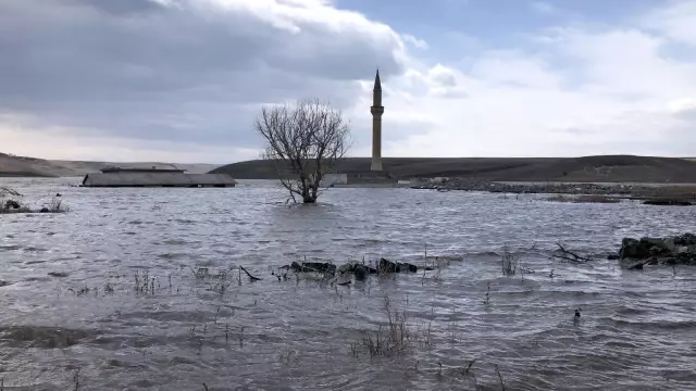 Son dakika... Boğazköy Camii sular altında kaldı Son dakika... Boğazköy Camii sular altında kaldı