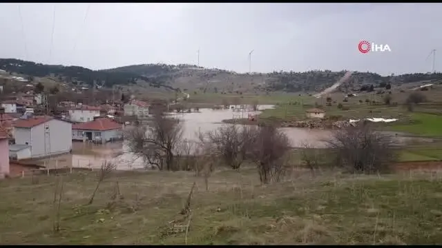 Sular altında kalan Erik köyünde çalışmalar devam ediyor Sular altında kalan Erik köyünde çalışmalar devam ediyor
