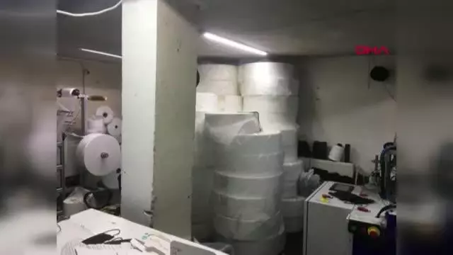 SULTANBEYLİ'DE 60 BİN ADET KAÇAK TIBBİ MASKE ELE GEÇİRİLDİ SULTANBEYLİ'DE 60 BİN ADET KAÇAK TIBBİ MASKE ELE GEÇİRİLDİ