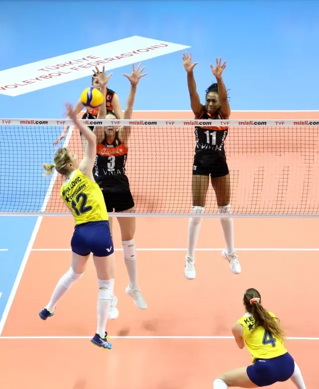 Sultanlar Ligi: Fenerbahçe Opet: 3 - Eczacıbaşı VitrA: 2 Sultanlar Ligi: Fenerbahçe Opet: 3 - Eczacıbaşı VitrA: 2