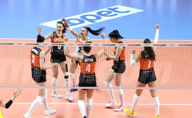 Sultanlar Ligi: Fenerbahçe Opet: 3 - Eczacıbaşı VitrA: 2 Sultanlar Ligi: Fenerbahçe Opet: 3 - Eczacıbaşı VitrA: 2