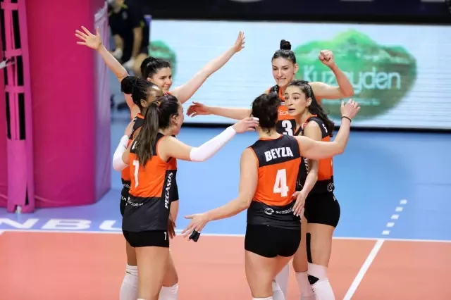 Sultanlar Ligi: Fenerbahçe Opet: 3 - Eczacıbaşı VitrA: 2 Sultanlar Ligi: Fenerbahçe Opet: 3 - Eczacıbaşı VitrA: 2