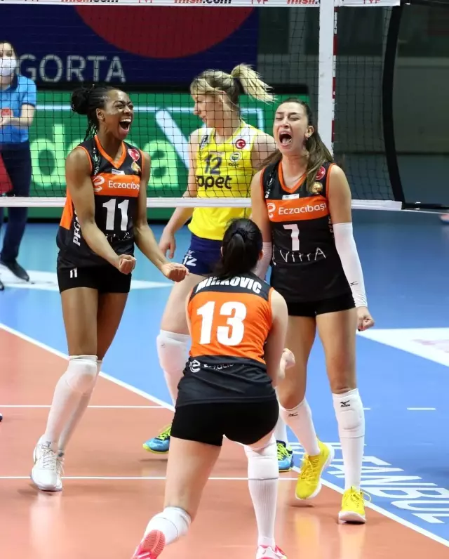 Sultanlar Ligi: Fenerbahçe Opet: 3 - Eczacıbaşı VitrA: 2 Sultanlar Ligi: Fenerbahçe Opet: 3 - Eczacıbaşı VitrA: 2