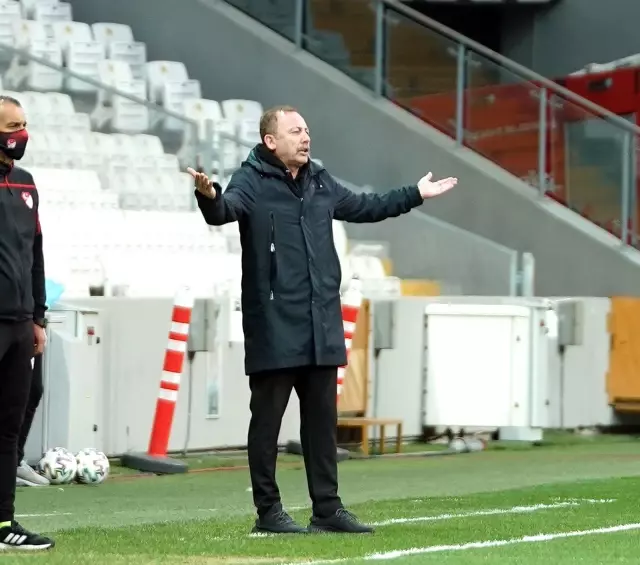 Süper Lig: Beşiktaş: 1 Aytemiz Alanyaspor: 0 (Maç devam ediyor) Süper Lig: Beşiktaş: 1 Aytemiz Alanyaspor: 0 (Maç devam ediyor)
