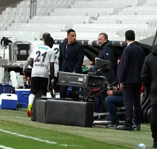 Süper Lig: Beşiktaş: 1 Aytemiz Alanyaspor: 0 (Maç devam ediyor) Süper Lig: Beşiktaş: 1 Aytemiz Alanyaspor: 0 (Maç devam ediyor)