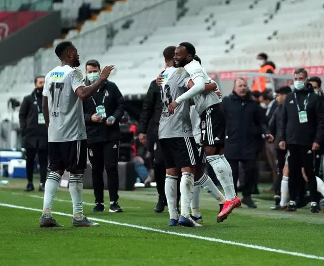 Süper Lig: Beşiktaş: 3 - Aytemiz Alanyaspor: 0 (Maç sonucu) Süper Lig: Beşiktaş: 3 - Aytemiz Alanyaspor: 0 (Maç sonucu)