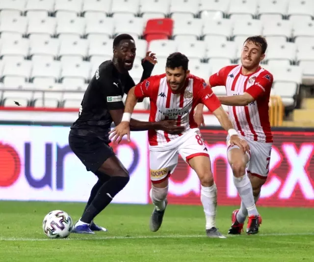 Süper Lig: FT Antalyaspor: 1 - DG Sivasspor: 2 (İlk yarı) Süper Lig: FT Antalyaspor: 1 - DG Sivasspor: 2 (İlk yarı)
