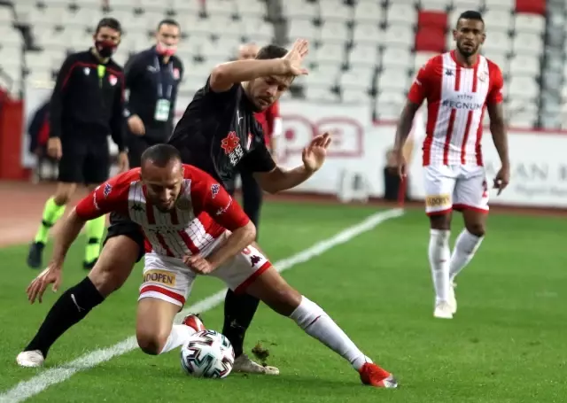 Süper Lig: FT Antalyaspor: 1 - DG Sivasspor: 2 (İlk yarı) Süper Lig: FT Antalyaspor: 1 - DG Sivasspor: 2 (İlk yarı)