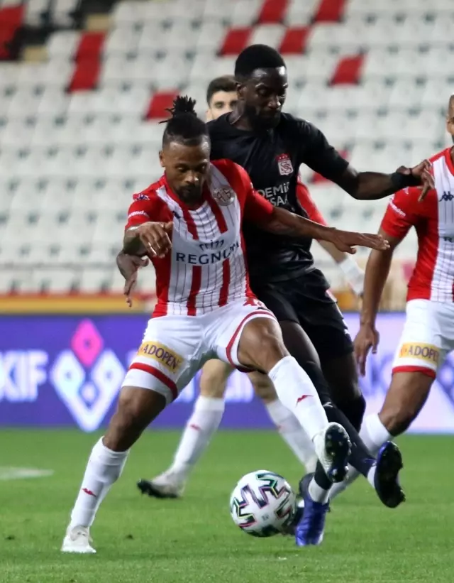 Süper Lig: FT Antalyaspor: 2 - DG Sivasspor: 4 (Maç sonucu) Süper Lig: FT Antalyaspor: 2 - DG Sivasspor: 4 (Maç sonucu)