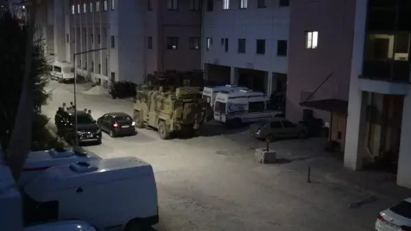 Suriye'de teröristlerden havanlı saldırı: 2 şehit Suriye'de teröristlerden havanlı saldırı: 2 şehit