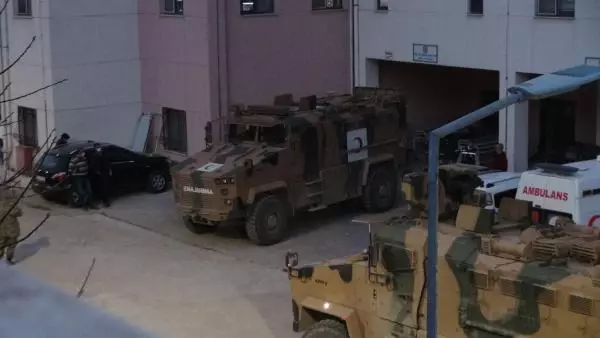 Suriye'de teröristlerden havanlı saldırı: 2 şehit Suriye'de teröristlerden havanlı saldırı: 2 şehit