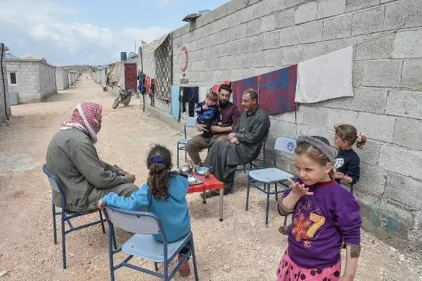 Son dakika... SURİYE'NİN GRİ KENTİ; BRİKET EVLERDE ÇOCUK OLMAK Son dakika... SURİYE'NİN GRİ KENTİ; BRİKET EVLERDE ÇOCUK OLMAK