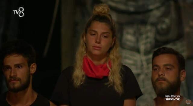 Survivor'da yarışmacılar yiyecek sakladı! Acun Ilıcalı, 5 yarışmacının cezasını kesti Survivor'da yarışmacılar yiyecek sakladı! Acun Ilıcalı, 5 yarışmacının cezasını kesti